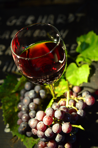 Red Wine Glass with Grapes